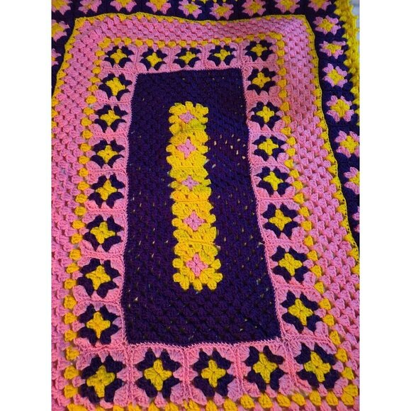 Vintage Handmade Groovy Psychedelic Flower Crochet Throw Blanket - Picture 5 of 10